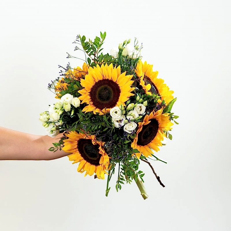 Ramo de girasoles y lisianthus Flores de Cavia